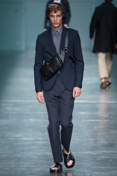 Look 39